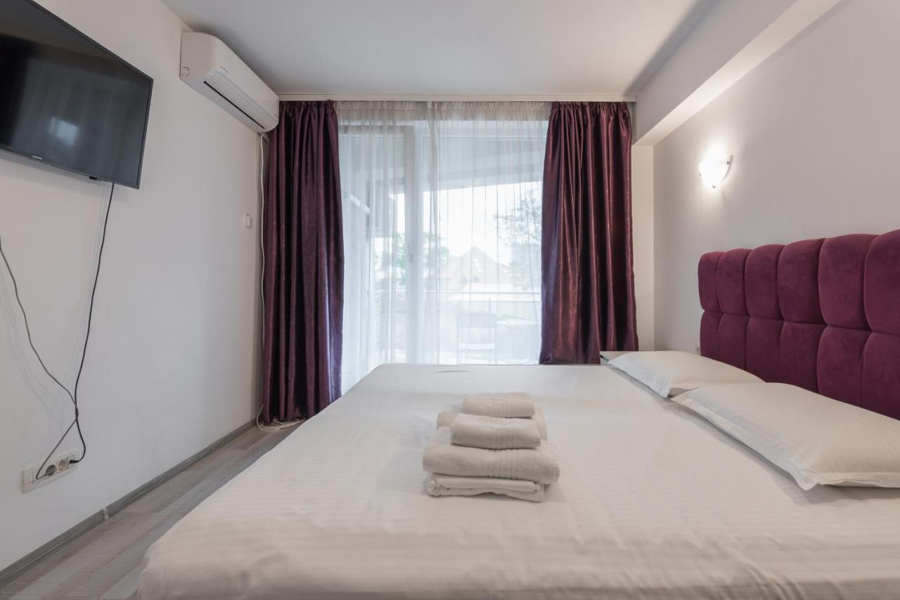 Royal Accommodation Bukarest Kültér fotó