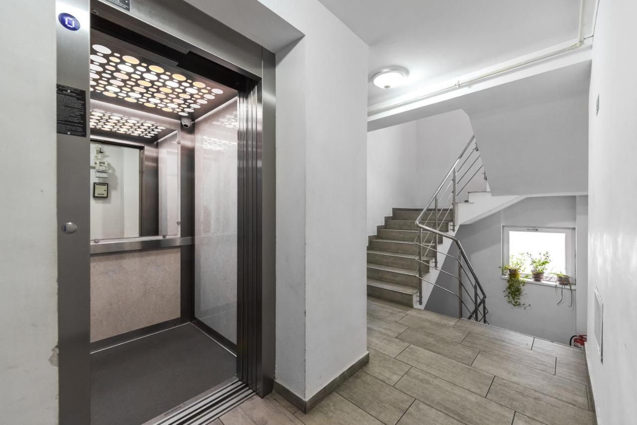 Royal Accommodation Bukarest Kültér fotó